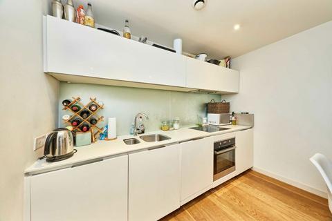 1 bedroom flat for sale, Hardwicks Square, London SW18