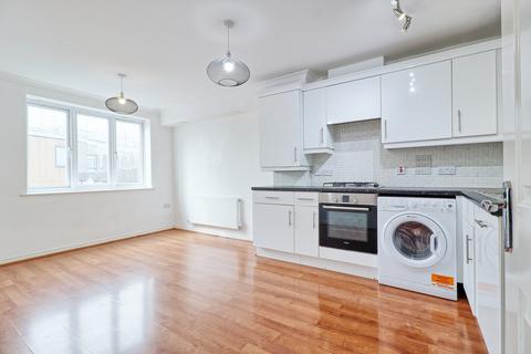 1 bedroom flat for sale, South Street, Romford, RM1