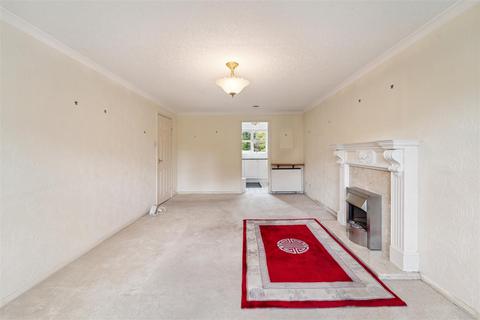 2 bedroom apartment for sale, Charlton Drive, Sale