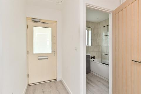 1 bedroom flat for sale, Limbrick Lane, Goring-By-Sea, Worthing, West Sussex