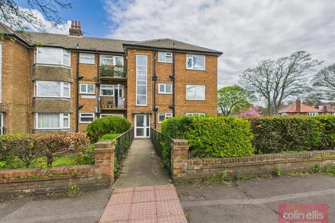 North Leas Avenue, Scarborough