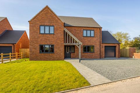 5 bedroom detached house for sale, Bernhards Close, Donington, Spalding