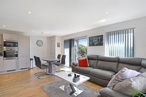 50, Dock House Hazlemere Marina, Waltham Abbey, EN9 1FJ