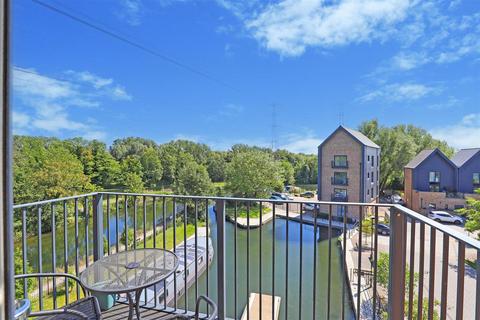 50, Dock House Hazlemere Marina, Waltham Abbey, EN9 1FJ
