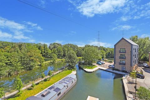 50, Dock House Hazlemere Marina, Waltham Abbey, EN9 1FJ