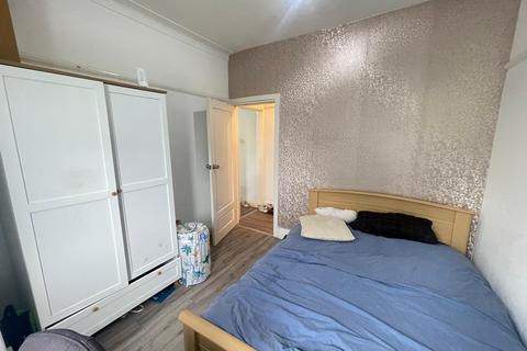 4 bedroom semi-detached house to rent, Princess Road, Manchester M20