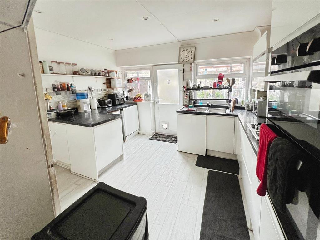 Edited kitchen 2 .png