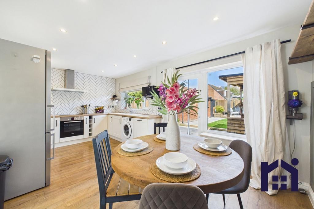 Dining kitchen