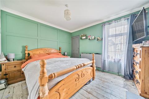 9 Martin Road, Rochester, ME2 3AB