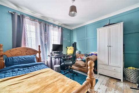 9 Martin Road, Rochester, ME2 3AB