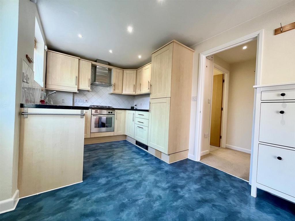 Kitchen 1.jpg