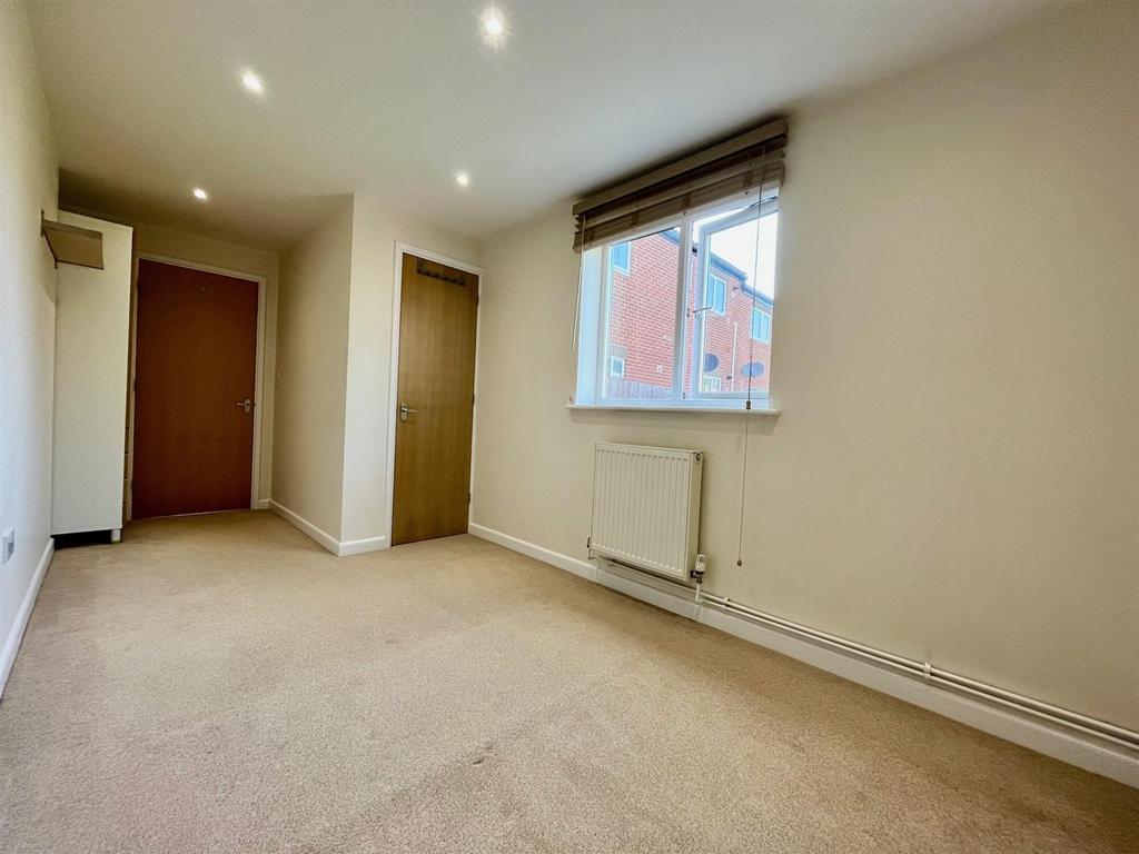 Bedroom 1.jpg