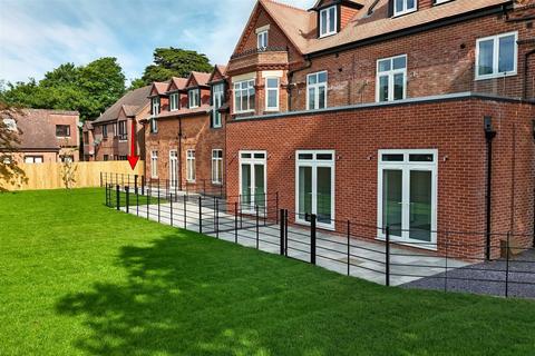 2 bedroom flat for sale, Southbourne