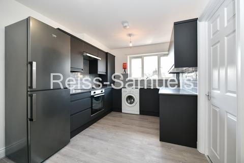 3 bedroom apartment to rent, Ambassador Square, Canary Wharf, London E14