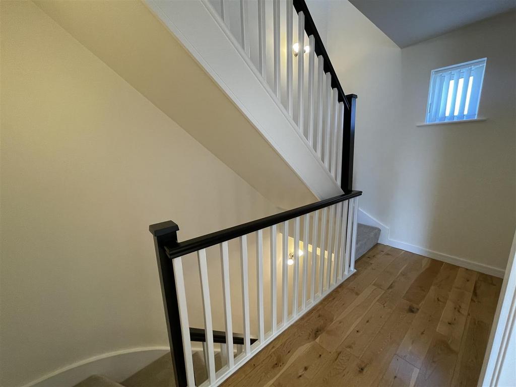 Mid floor landing