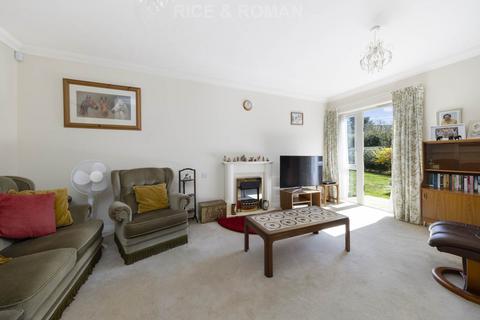 2 bedroom retirement property for sale, Kingston Avenue, Leatherhead KT22