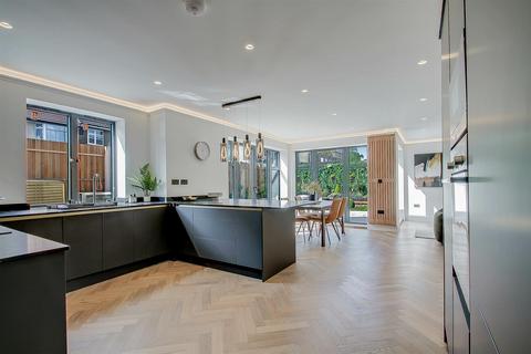Lancaster Road, Barnet, EN4