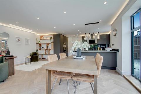 4 bedroom detached house for sale, Lancaster Road, Barnet, EN4