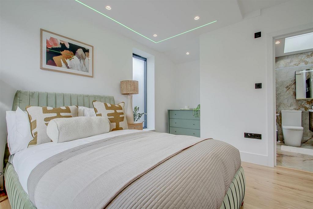 En suite bedroom, en suite