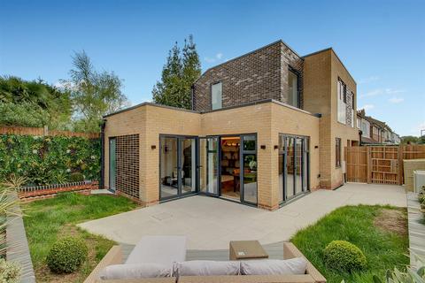 Lancaster Road, Barnet, EN4