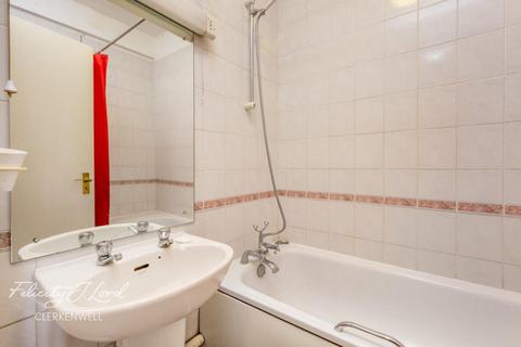 1 bedroom apartment to rent, Charterhouse Square, London
