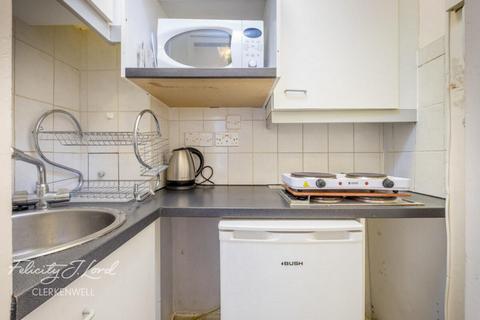 1 bedroom apartment to rent, Charterhouse Square, London