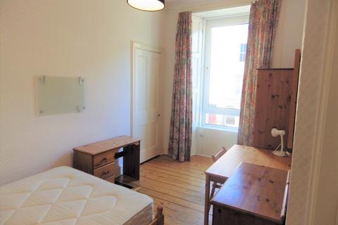4 bedroom flat to rent, Brougham Street EH3