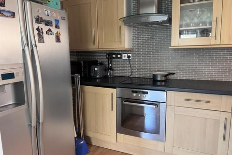 2 bedroom apartment to rent, Monarchs Court, Grenville Place, Mill Hill, London, NW7