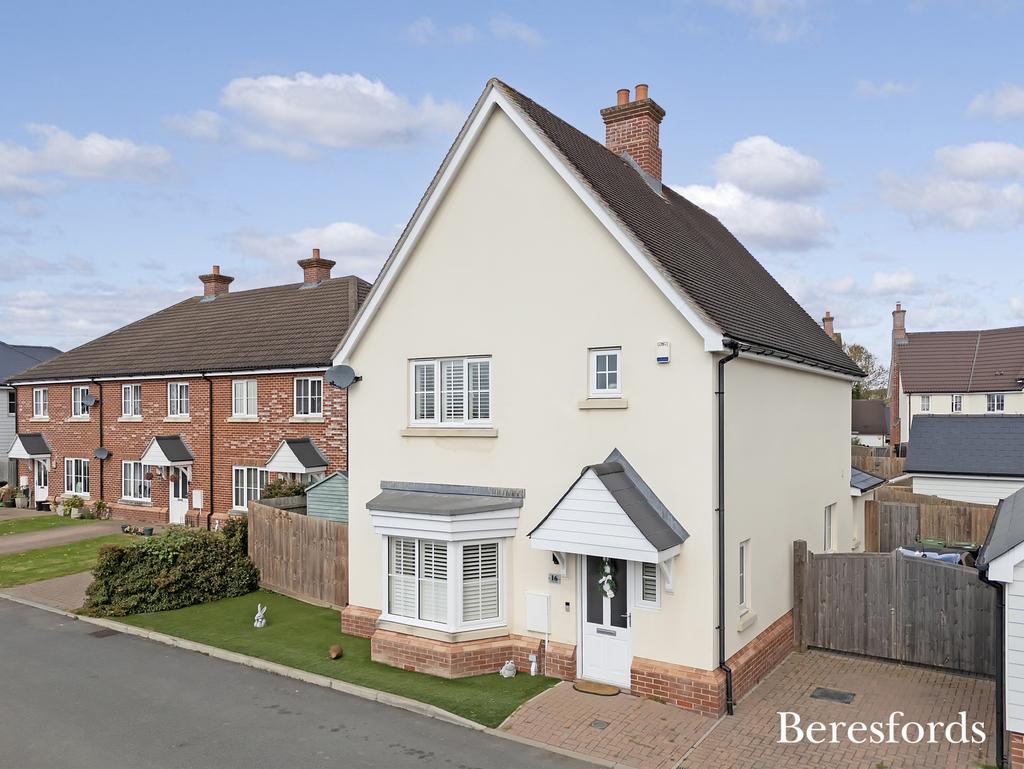 High Roding Cm6 Owers Place, High Roding, CM6 3 bed detached house - £525,000