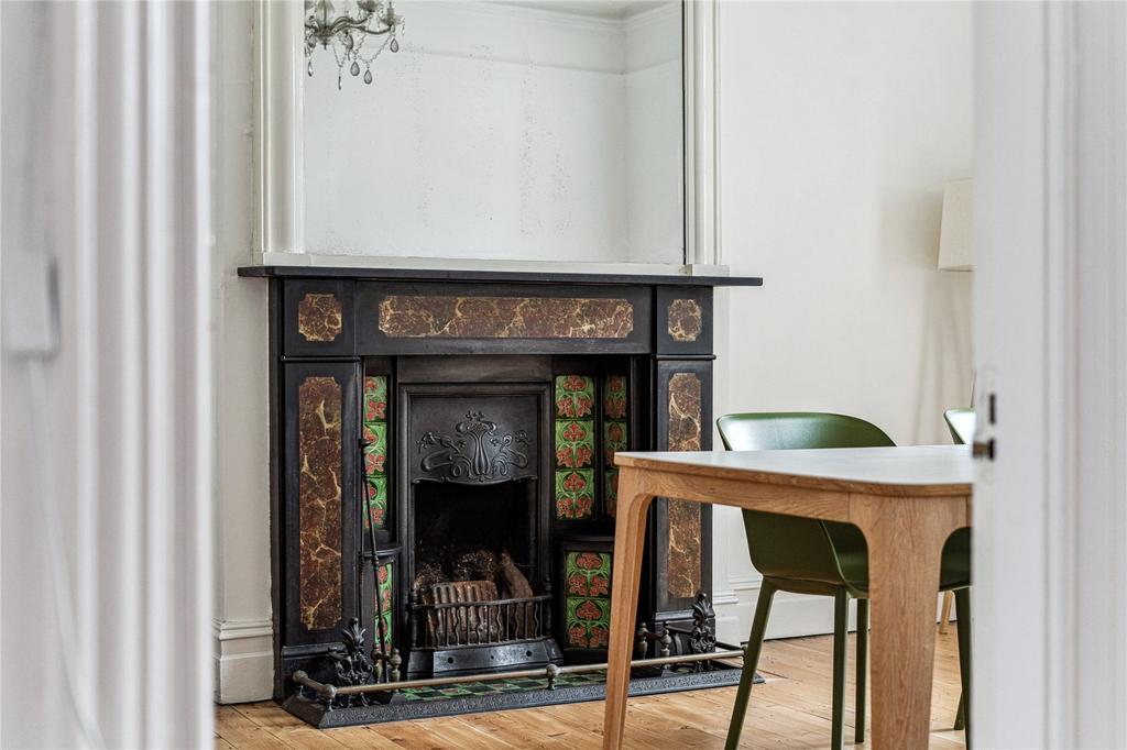 D'room Fire Place
