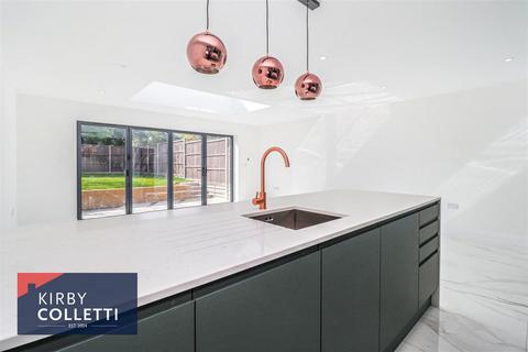 4 bedroom terraced house for sale, Ware Road, Hoddesdon