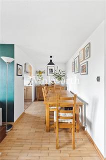 2 bedroom apartment for sale, Bream Close, London, N17