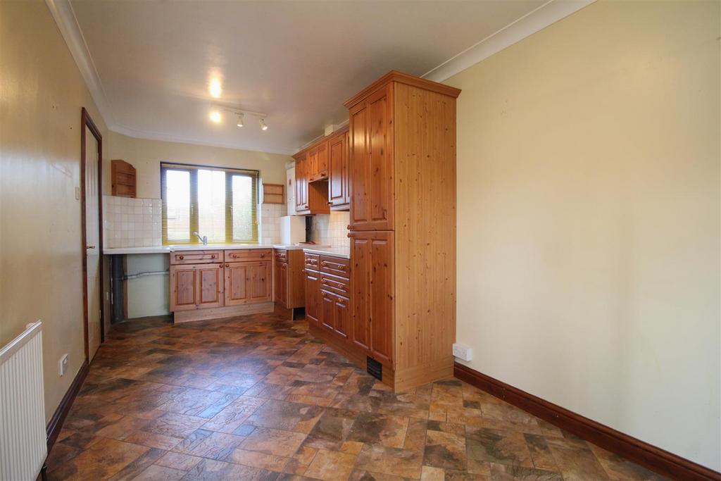 Kitchen diner.JPG