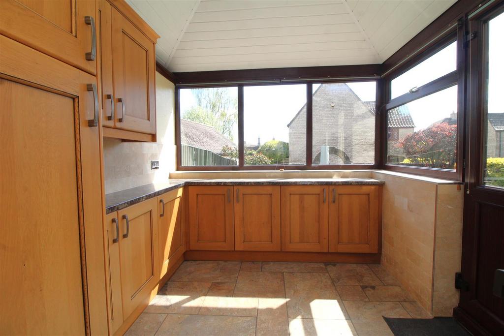 Sun room 1.JPG
