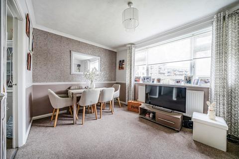 2 bedroom maisonette for sale, Culvers Avenue, Carshalton SM5