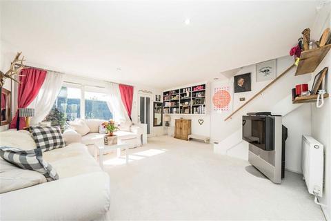 3 bedroom house for sale, Buckingham Gardens, West Molesey KT8