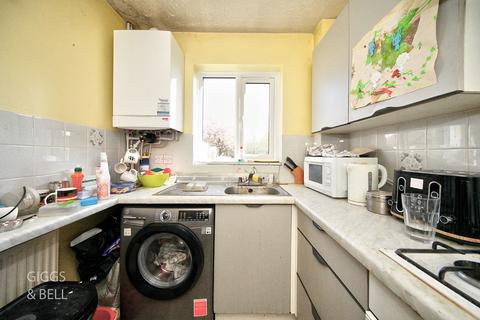 15 Lennox Green, Luton, LU2 8UT