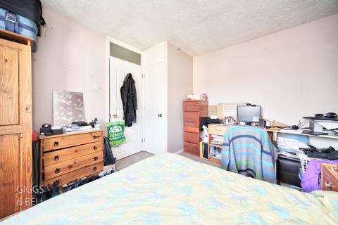 15 Lennox Green, Luton, LU2 8UT
