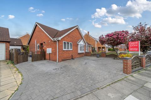 2 bedroom bungalow for sale, Candlesby Road, Grimsby, Lincolnshire, DN37