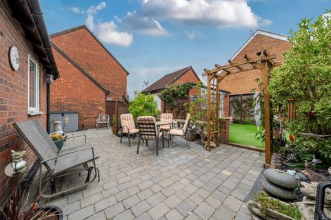 2 bedroom bungalow for sale, Candlesby Road, Grimsby, Lincolnshire, DN37