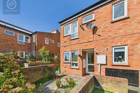 4 Lakeside Close, Ruislip, HA4 7UE