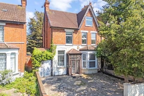 8b Manor Road, Leyton, London, E10 7AL