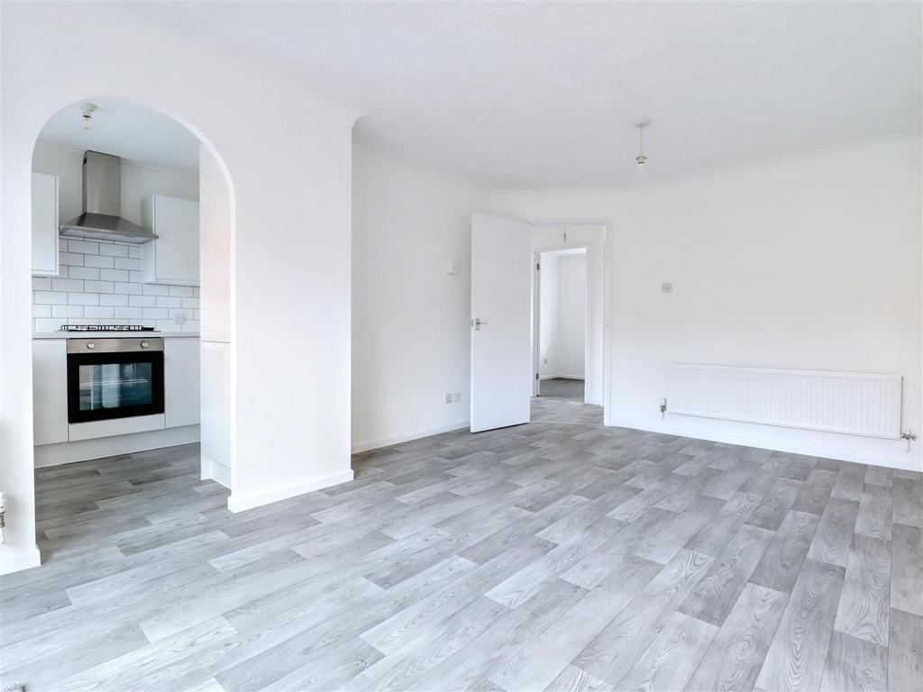 Sitting/dining room