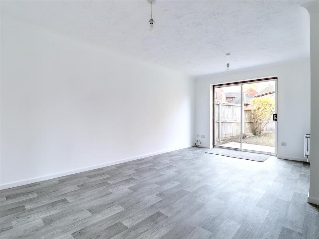 Sitting/dining room