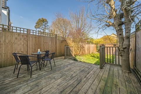 39 Caxton Road, London, SW19 8SJ
