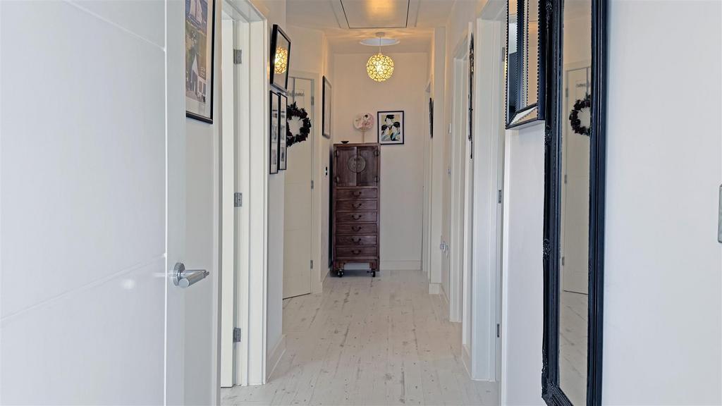 Hallway.jpg