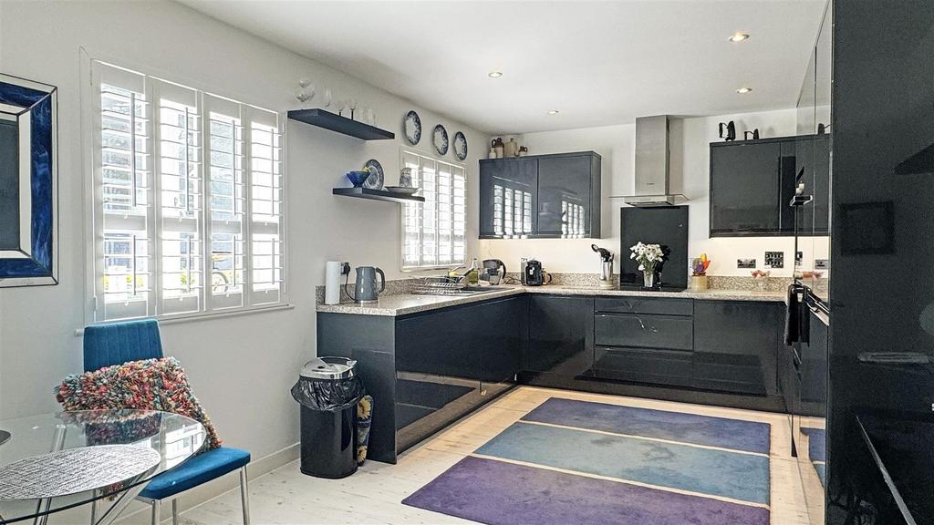 Kitchen 2 (7).jpg