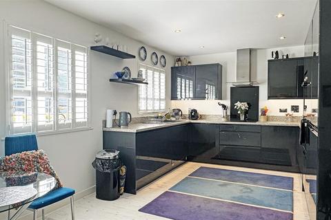 undefined, Queens Close, Bideford EX39
