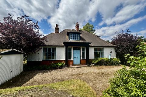 3 bedroom semi-detached bungalow for sale, 11 Westgate Louth LN11 9YN