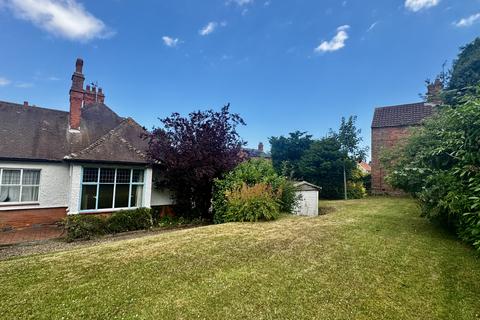 3 bedroom semi-detached bungalow for sale, 11 Westgate Louth LN11 9YN